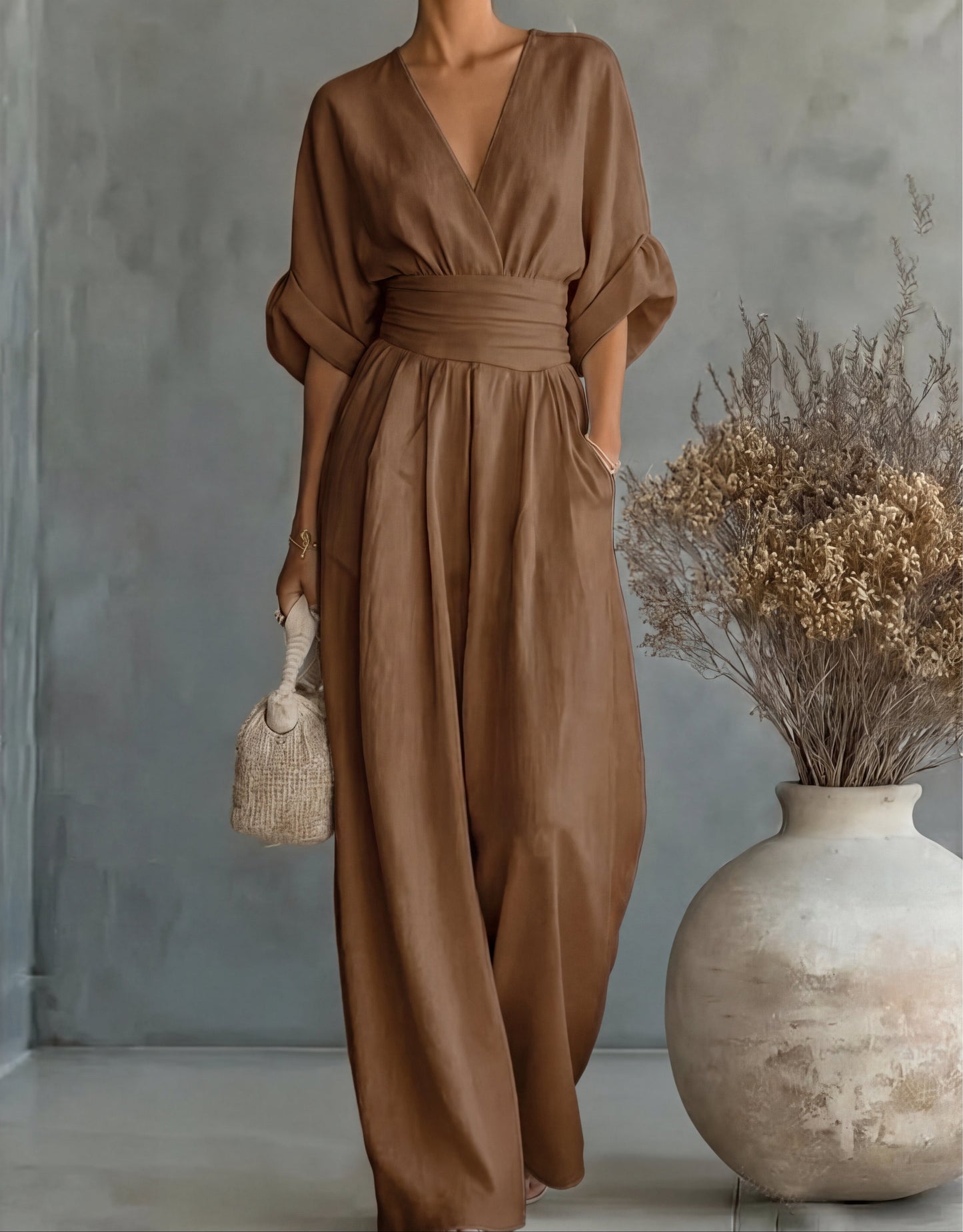Claudia - Mono elegante de escote en V y pierna ancha