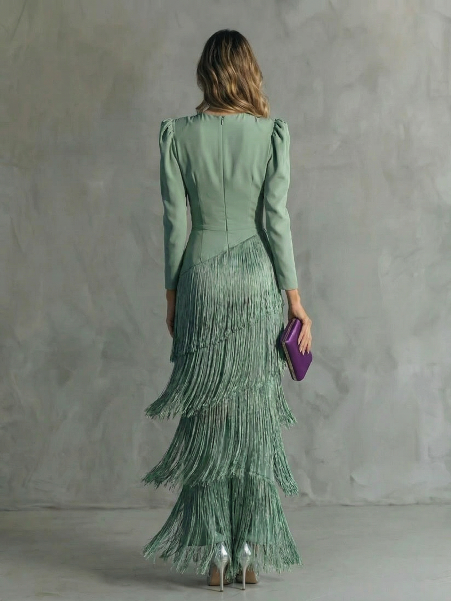 Alessia: elegante vestido con mangas de flecos