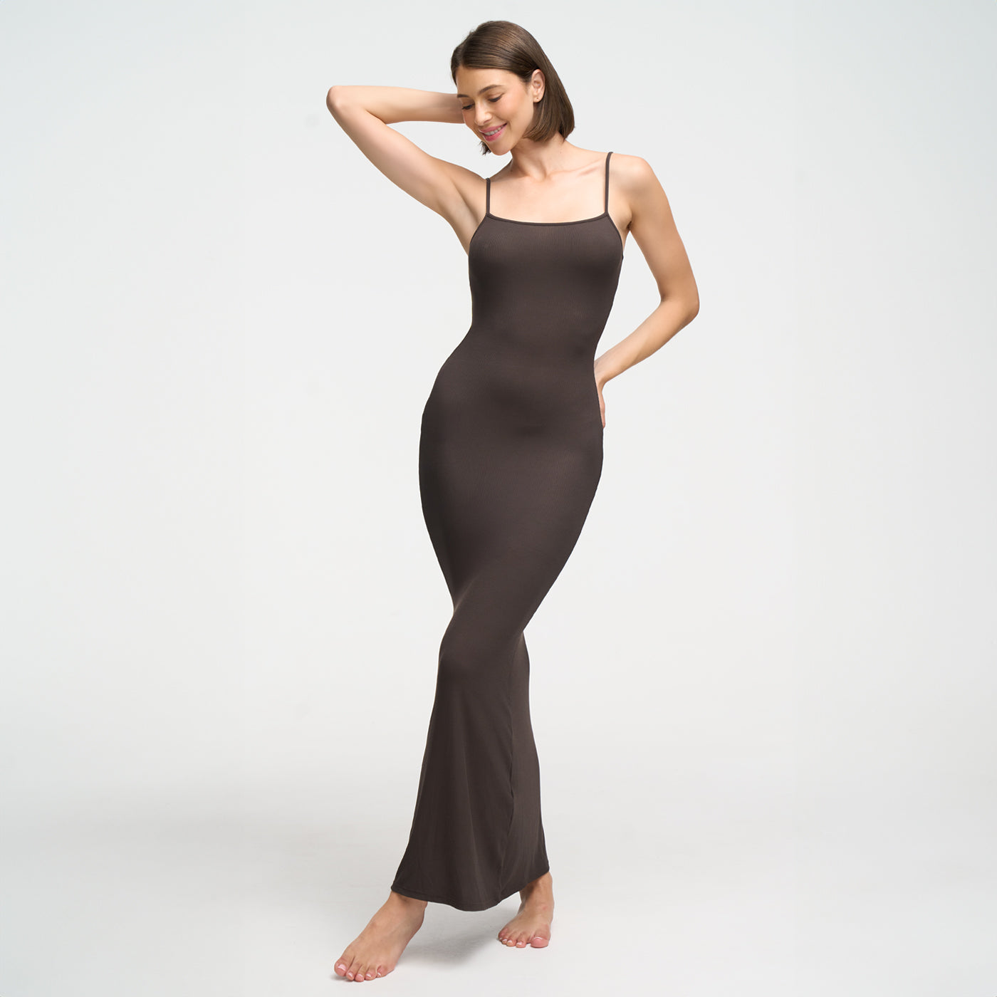 Vestido largo tipo camiseta con canalé