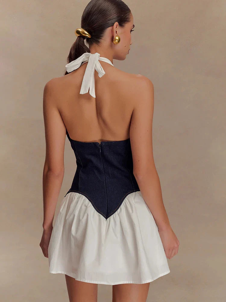 Minivestido tipo corsé con cuello halter