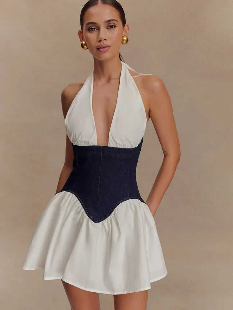 Minivestido tipo corsé con cuello halter