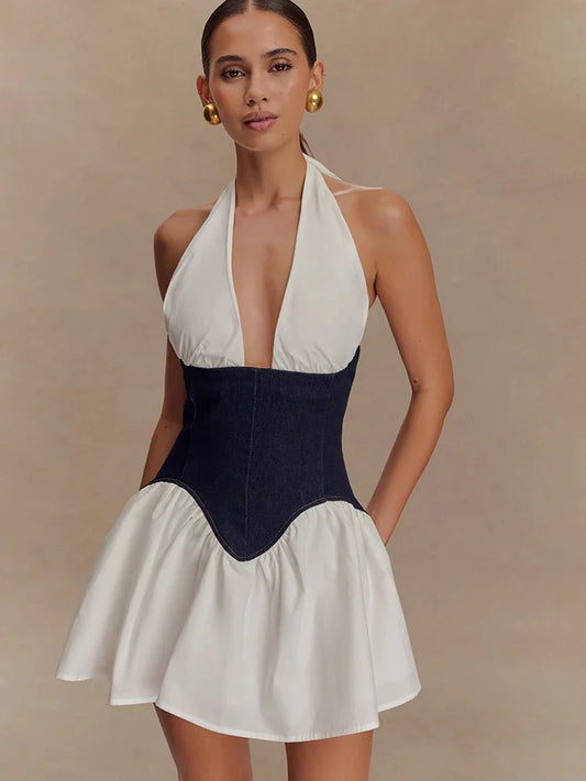 Minivestido tipo corsé con cuello halter