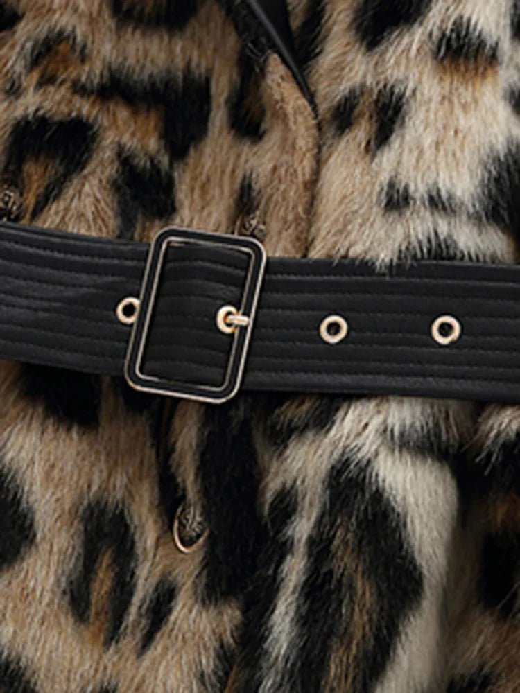 Gabardina de leopardo