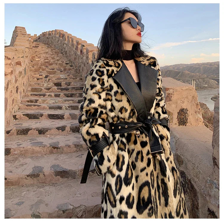 Gabardina de leopardo