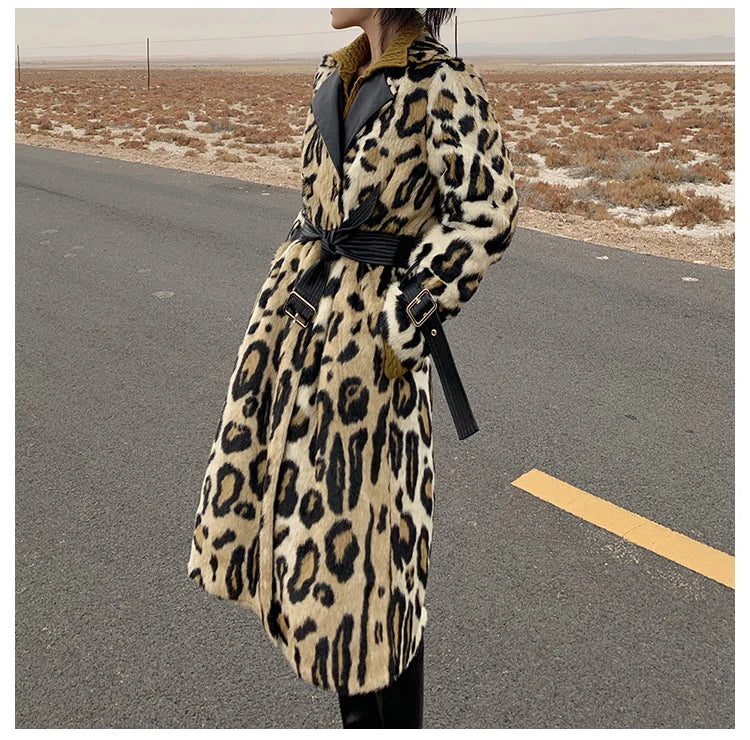 Gabardina de leopardo