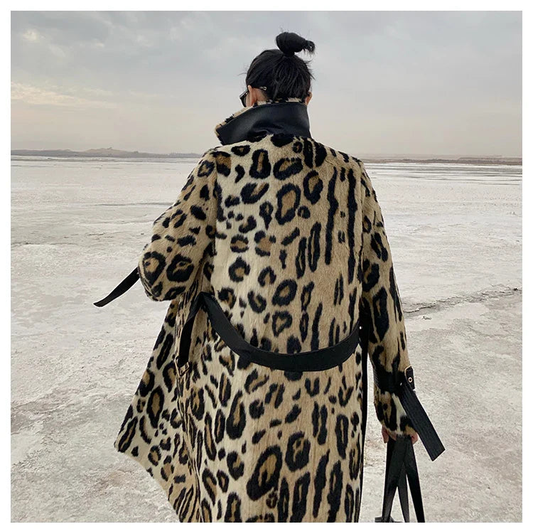 Gabardina de leopardo