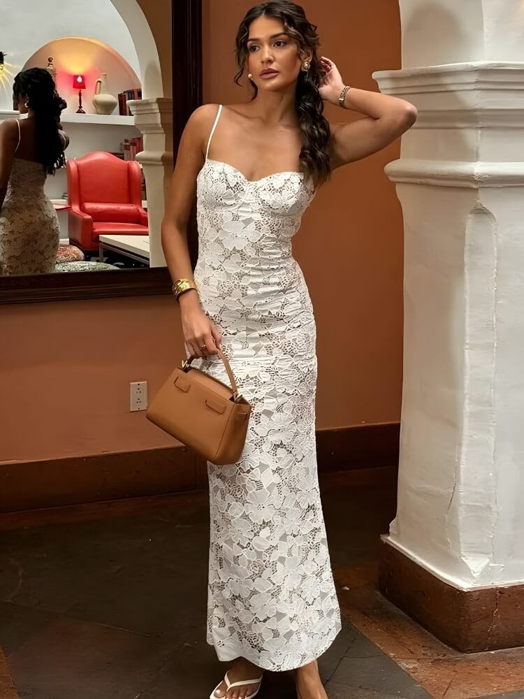 Vestido midi ajustado de encaje