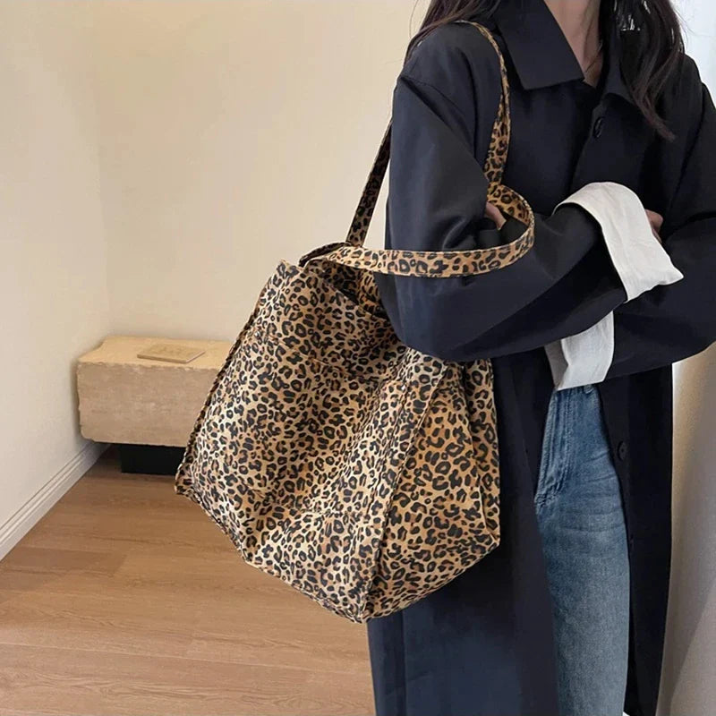 Bolso de lona con estampado de leopardo retro
