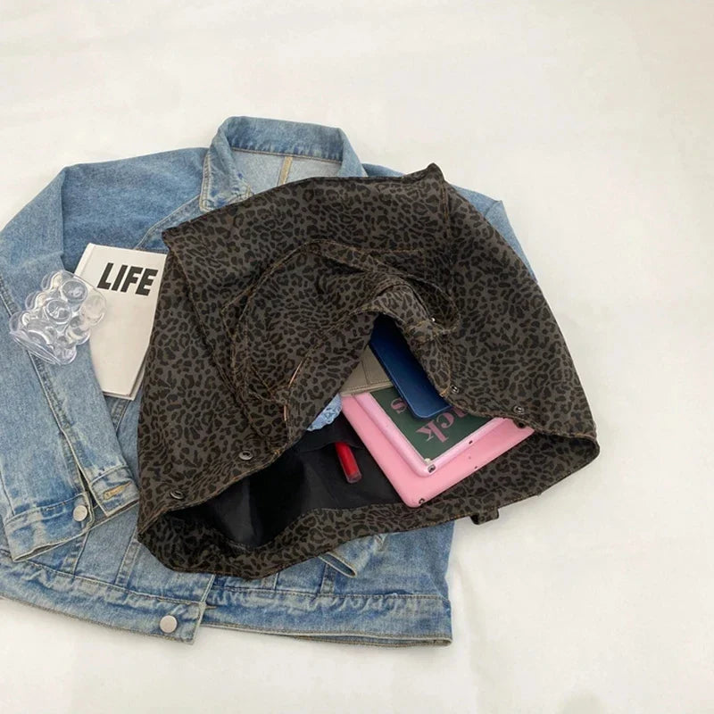 Bolso de lona con estampado de leopardo retro