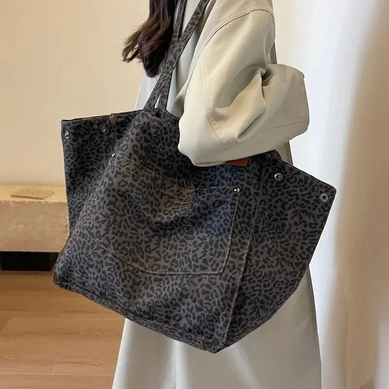 Bolso de lona con estampado de leopardo retro