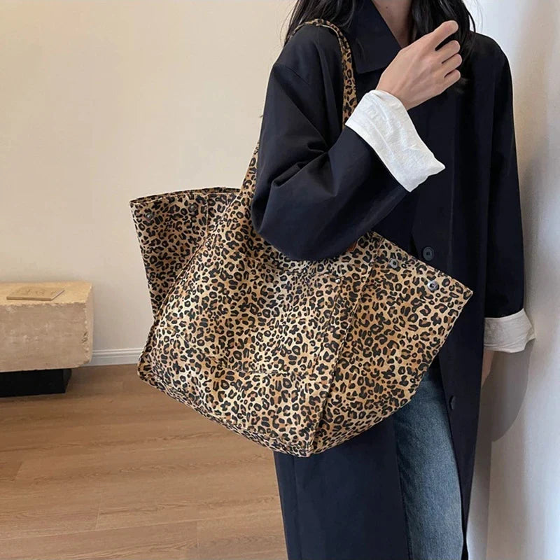 Bolso de lona con estampado de leopardo retro