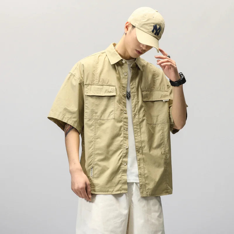 Camisa básica con bolsillos
