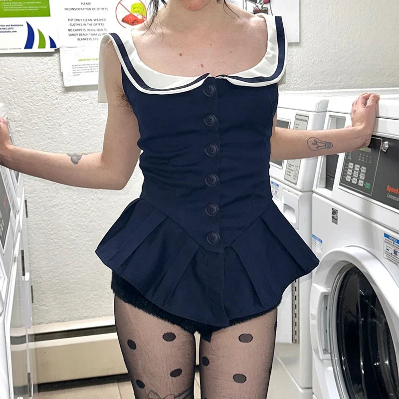 Vestido corto con botones de estilo náutico