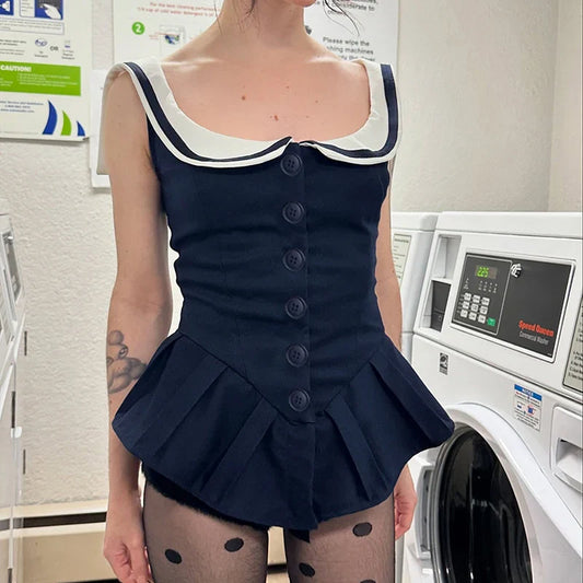 Vestido corto con botones de estilo náutico