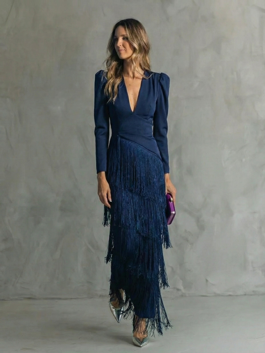 Alessia: elegante vestido con mangas de flecos