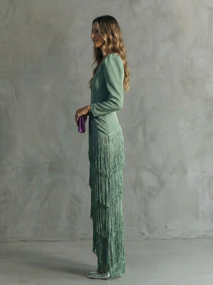 Alessia: elegante vestido con mangas de flecos