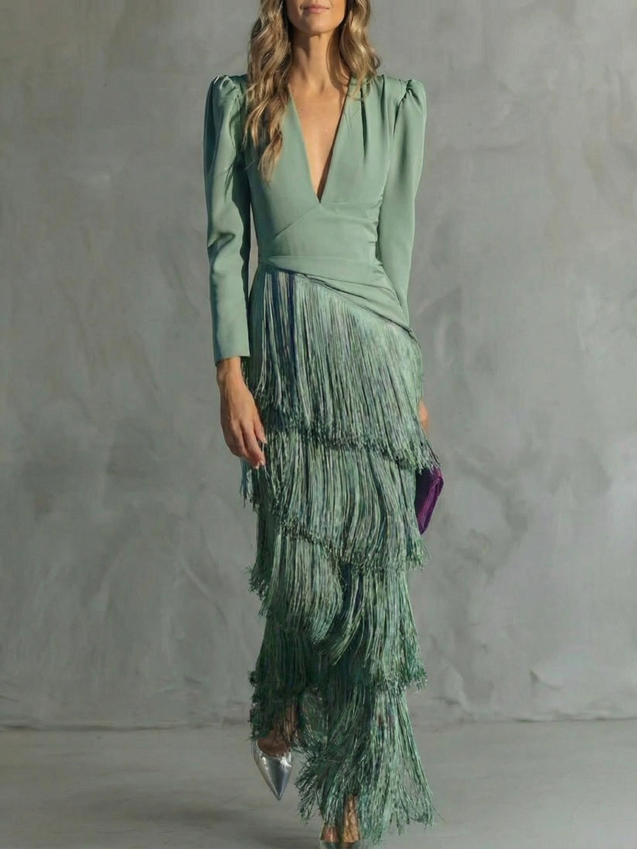 Alessia: elegante vestido con mangas de flecos