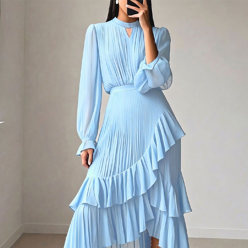 Elegante vestido plisado con volantes